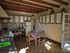 Corps de Ferme de 340 m2, avec plusieurs maisons indépendantes et 200 m2 de dépendances.
