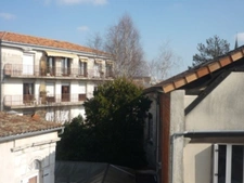 Appartement T2 en résidence sécurisée, face Hôtel de Ville, proche tous commerces et transport.