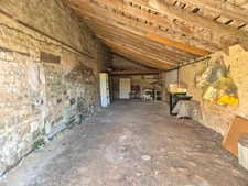 Corps de Ferme de 340 m2, avec plusieurs maisons indépendantes et 200 m2 de dépendances.