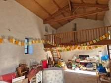 Corps de Ferme de 340 m2, avec plusieurs maisons indépendantes et 200 m2 de dépendances.