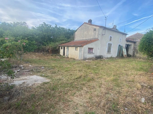 Maison de 70 m2 à rénover, 5 mn de Mansle-les-Fontaines
