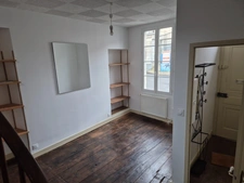 Maison de caractère, centre ville, proche bus et commerces