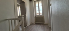 Maison de ville composée de deux appartements, 110 m2, proximité place Victor Hugo, jardin clos, cour avec stationnement