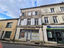 Immeuble centre ville à réhabiliter, emplacement de choix