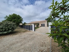 Pavillon Plain-Pied, 100 m2, 3 chambres. Prestation qualitative, terrain paysagé.
