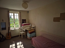 Corps de Ferme de 340 m2, avec plusieurs maisons indépendantes et 200 m2 de dépendances.