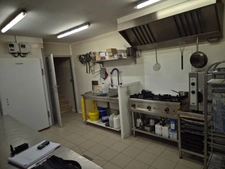 Immeuble 220 m2 exploité avec bail commercial