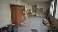 Corps de Ferme à rénover de 500 m2, proche commerces, beaucoup de dépendances