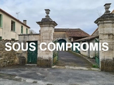 Corps de ferme avec maison, grange et dépendances, 15 mn Angoulême centre, accès RN10 facile