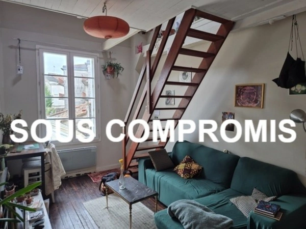 Appartement T2 en résidence sécurisée, face Hôtel de Ville, proche tous commerces et transport.