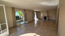 Pavillon Plain-Pied sur terrain clos et arboré, 3 chambres, proche bus et commerces