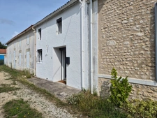 Petite maison cosy intégralement meublée, proche océan