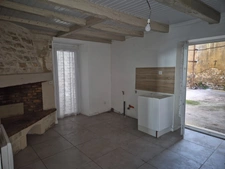 Ensemble immobilier, 2 maisons, un grand hangar, un garage, gros oeuvre en bon état