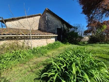Corps de Ferme, écrin de verdure, 250 m2 habitables, 18 000 m2 de terrain, 400 m2 de dépendances, 20 mn Angoulême centre
