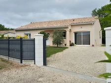 Pavillon Plain-Pied, 100 m2, 3 chambres. Prestation qualitative, terrain paysagé.