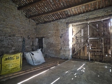 Corps de Ferme de 340 m2, avec plusieurs maisons indépendantes et 200 m2 de dépendances.