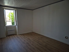 Ensemble immobilier, 2 maisons, un grand hangar, un garage, gros oeuvre en bon état