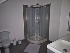 Ensemble immobilier, 2 maisons, un grand hangar, un garage, gros oeuvre en bon état