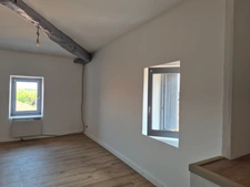 Ensemble immobilier, 2 maisons, un grand hangar, un garage, gros oeuvre en bon état