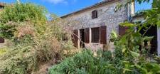 Corps de Ferme de 340 m2, avec plusieurs maisons indépendantes et 200 m2 de dépendances.