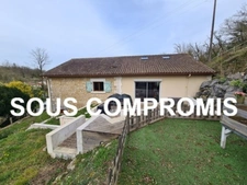 15 mn Angoulême centre à Ruelle sur Touvre : Maison de caractère de 160 m2, 16 000 m2 de prairies et de bois, Box pour chevaux.