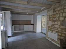 Ensemble immobilier, 2 maisons, un grand hangar, un garage, gros oeuvre en bon état