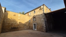 Ensemble immobilier, 2 maisons, un grand hangar, un garage, gros oeuvre en bon état