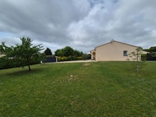 Pavillon Plain-Pied, 100 m2, 3 chambres. Prestation qualitative, terrain paysagé.