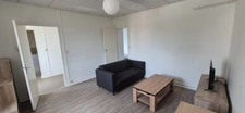 Maison de ville composée de deux appartements, 110 m2, proximité place Victor Hugo, jardin clos, cour avec stationnement