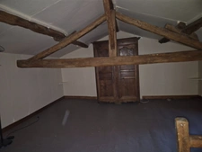 Corps de Ferme de 340 m2, avec plusieurs maisons indépendantes et 200 m2 de dépendances.