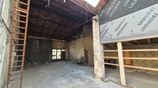 Ensemble immobilier, 2 maisons, un grand hangar, un garage, gros oeuvre en bon état
