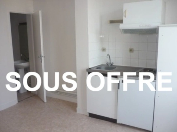 Appartement T2 en résidence sécurisée, face Hôtel de Ville, proche tous commerces et transport.
