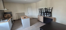 Maison de ville composée de deux appartements, 110 m2, proximité place Victor Hugo, jardin clos, cour avec stationnement