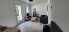 Maison de ville composée de deux appartements, 110 m2, proximité place Victor Hugo, jardin clos, cour avec stationnement