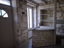Ensemble immobilier, 2 maisons, un grand hangar, un garage, gros oeuvre en bon état