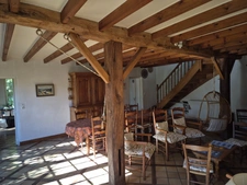 Corps de Ferme de 340 m2, avec plusieurs maisons indépendantes et 200 m2 de dépendances.