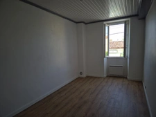 Ensemble immobilier, 2 maisons, un grand hangar, un garage, gros oeuvre en bon état