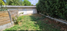Maison de ville composée de deux appartements, 110 m2, proximité place Victor Hugo, jardin clos, cour avec stationnement