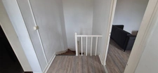 Maison de ville composée de deux appartements, 110 m2, proximité place Victor Hugo, jardin clos, cour avec stationnement