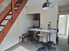 Appartement T2 en résidence sécurisée, face Hôtel de Ville, proche tous commerces et transport.