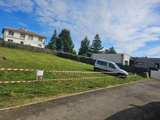Terrain constructible dans petit lotissement, emplacement qualitatif avec vue sur bosquet