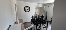 Maison de ville composée de deux appartements, 110 m2, proximité place Victor Hugo, jardin clos, cour avec stationnement