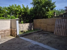 Ensemble immobilier, 2 maisons, un grand hangar, un garage, gros oeuvre en bon état