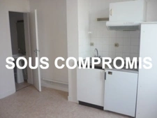 Appartement T2 en résidence sécurisée, face Hôtel de Ville, proche tous commerces et transport.