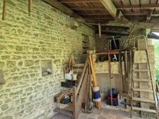 Corps de Ferme de 340 m2, avec plusieurs maisons indépendantes et 200 m2 de dépendances.