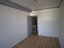 Ensemble immobilier, 2 maisons, un grand hangar, un garage, gros oeuvre en bon état