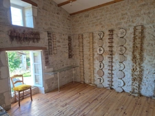 Corps de Ferme de 340 m2, avec plusieurs maisons indépendantes et 200 m2 de dépendances.