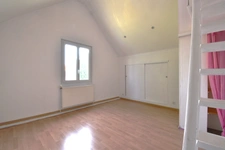 Semi plain-pied individuel de 5 chambres - Jardin - Garage