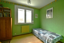 Maison familiale 4 chambres – 2 salles de bains – Jardin, garage et véranda à Comines