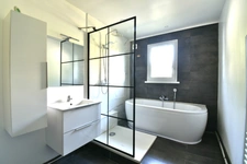 Semi plain-pied individuel de 5 chambres - Jardin - Garage